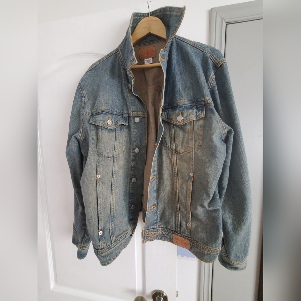 Guess Men's/unisex light denim jacket in size M
